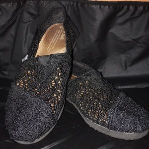 Toms Crochet Flower Print flats slip on shoes